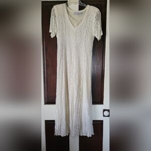 Elegant Off White Lace Dress 5